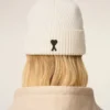 Ami de Coeur Beanie din lână albă Ami de Coeur Beanie din lână albă