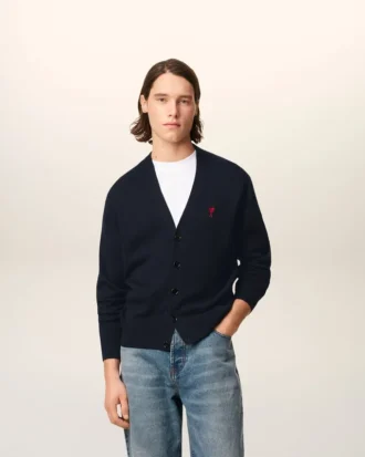 Cardigan din lână albastră cu Ami de Coeur în contrast Cardigan din lână albastră cu Ami de Coeur în contrast