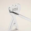 Cercei Ami de Coeur din alamă argintie ciocănită Cercei Ami de Coeur din alamă argintie ciocănită