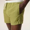 Costum de baie scurt din nailon verde