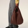 Geantă Etienne Hobo din piele suplă de culoare burgund