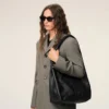 Geantă Etienne Hobo din piele Taurillon neagră