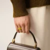 Inel lăcuit din alamă verde ciocănită Inel lăcuit din alamă verde ciocănită