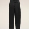 Pantaloni cu curea din satin negru cu cataramă