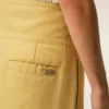 Pantaloni galbeni din lână nouă, cu curele înfășurate