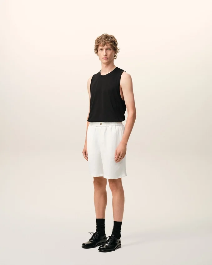 Pantaloni scurți Ami de Coeur din amestec de in, de culoare bej, cu talie elastică Pantaloni scurți Ami de Coeur din amestec de in, de culoare bej, cu talie elastică