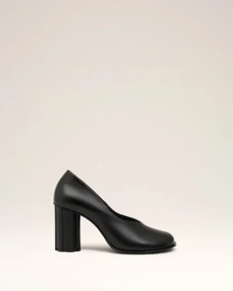 Pantofi cu vârf anatomic din piele neagră