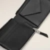 Portofel compact Ami de Coeur din piele de vacă neagră
