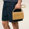 Portofel Voulez-Vous din piele de vacă galbenă, cu curea Portofel Voulez-Vous din piele de vacă galbenă, cu curea