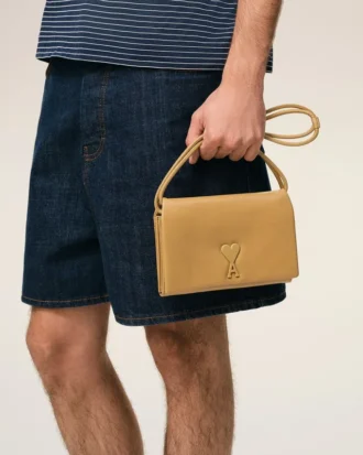 Portofel Voulez-Vous din piele de vacă galbenă, cu curea