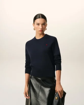 Pulover albastru din lână cu guler rotund și broderie Ami de Coeur în contrast