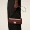 Pungă Mimi din piele netedă de culoare burgund Pungă Mimi din piele netedă de culoare burgund