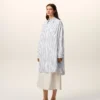 Rochie-cămașă largă Ami de Coeur din bumbac cu dungi albe Rochie-cămașă largă Ami de Coeur din bumbac cu dungi albe