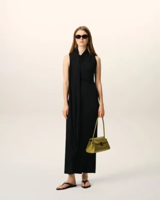 Rochie lungă din jersey negru cu guler lavalliere