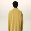 Tricou polo cu mâneci lungi din lână galbenă Tricou polo cu mâneci lungi din lână galbenă